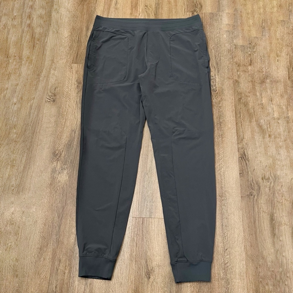 Alo Yoga Men's Co-Op Jogger Anthracite Grey Pants Size Medium - Picture 2 of 12
